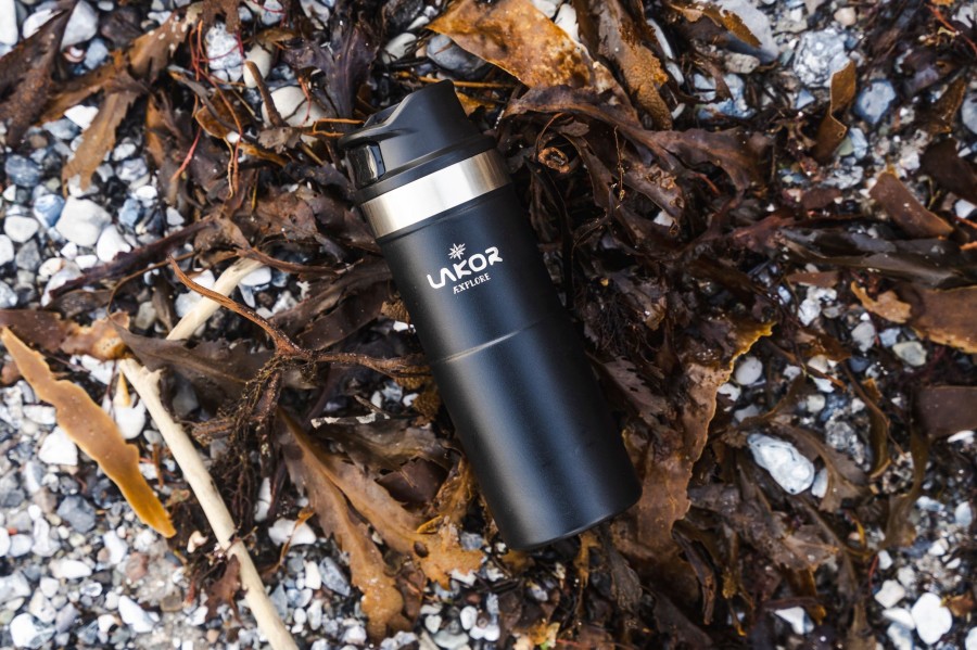 Mand LAKOR Emaljekrus & Eventyr | Lakor X Stanley Travel Mug .35L Black